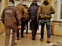 В Польше задержали граждан Азербайджана, Украины и Польши за фиктивное трудоустройство более 500 нелегалов