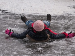 Переломы и обморожения: жертвы вчерашнего снегопада на Херсонщине