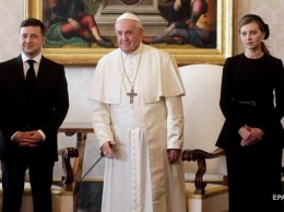 Появились фото встречи четы Зеленских и Папы