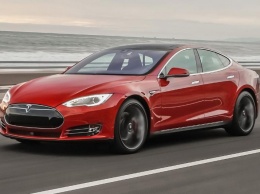 Tesla дистанционно отключила автопилот Model S, за который не заплатили