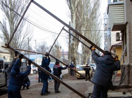 В Днепре снесли незаконную пристройку в исторической части города