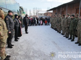 Сводный отряд хмельницких полицейских отправился в зону проведения операции Объединенных сил