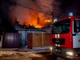 В Днепре на Кодацком спуске горел частный дом