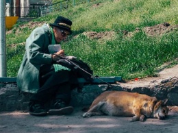 Кураж в 2020 году будет помогать бездомным вместе с проектом "Сука-жизнь"