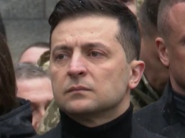 Зеленский в трауре отправился на кладбище: еле сдерживает слезы, на это невозможно смотреть