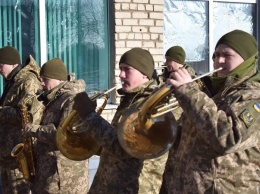 На Николаевщине установили памятную доску погибшему на Донбассе воину, - ФОТО