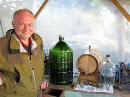 Спотыкач уже не актуален, в Закарпатье делают виски из местных киви (ВИДЕО)