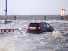 Погибли люди: Европу потрепал разрушительный ураган Киара. Фото и видео последствий