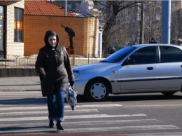 Николаевец снял видео про водителей в ответ на социальный ролик о «бессмертных пешеходах»