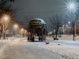 Снежный Днепр: как выглядит ж/м Левобережный-3 зимней ночью