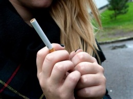 Несовершеннолетнюю сигарета довела до суда