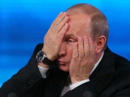 Рейтинг Путина в России упал в два раза - Левада-центр