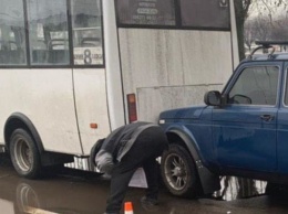 В Николаеве в результате столкновения легковушка въехала в маршрутку, - ФОТО