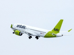 У вылетевшего из Риги самолета airBaltic заглох двигатель