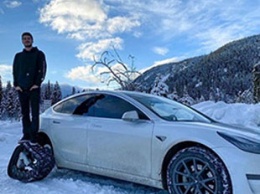 Канадец переделал Tesla Model 3 в снегоход