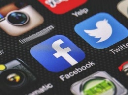 В России оштрафовали Twitter и Facebook