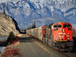 Из-за протестов в Канаде остановилась железная дорога