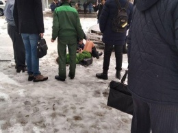 Стали известны новые подробности ДТП в центре Донецка: под колеса авто попала 15-летняя модель, - ФОТО