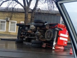 В Одессе две легковушки «уложили на лопатки» пожарную машину