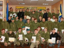 В Николаеве 38 выпускников курсов подготовки сержантского состава в центре ВМС получили заслуженные сертификаты (ФОТО)