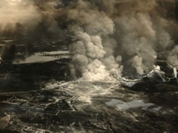Столбы дыма до самого неба: в сети появилось фото мощного взрыва в Киеве более 100 лет назад