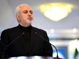Иран не передаст "черные ящики" сбитого самолета МАУ другим странам, - глава иранского МИД
