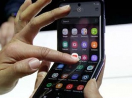 Samsung создаст складной смартфон-гармошку