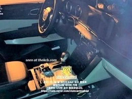 В Сети появились первые изображения интерьера нового Kia Sedona