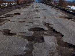 По ним опасно ездить: 9 ужасных дорог в Киеве, которые нуждаются в ремонте