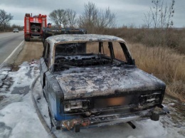 В Крыму загорелись три автомобиля