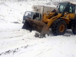 В Турции снегопад заблокировал 30 населенных пунктов