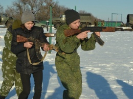 ''Готовят отряды Путинюгенд'': ВСУ показали, как террористы ''ДНР'' вооружают детей