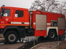 В Киеве горело админздание, людей эвакуировали через окна