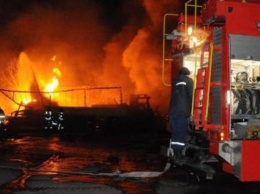 ЧП в Одессе: масштабный пожар осветил всю округу. Пожарные едва справились