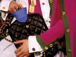 29 самых необычных сумок, созданных Карлом Лагерфельдом для Chanel