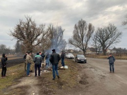 Перепуганные жители Тернопольщины обустроили блокпосты для недопущения эвакуированных из Китая украинцев