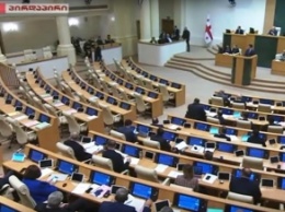В парламенте Грузии включили гимн СССР (видео)