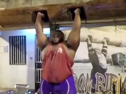 Африканец хотел похудеть и стал одним из самых сильных в мире мужчин
