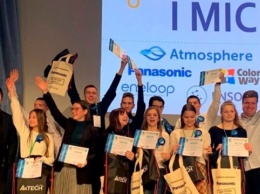 Школьницы из Днепропетровщины представят свои экоразработки на конкурсе в США
