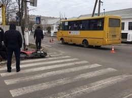 На Херсонщине столкнулись автобус и скутер, есть пострадавшие