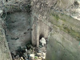 В Днепре обнаружили полуразваленный дом-бункер (ФОТО)