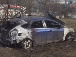 В Киеве очередному «герою парковки» сожгли автомобиль, фото