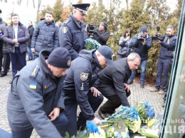 В Днепре чтят память Героев Небесной Сотни, - ФОТО, ВИДЕО