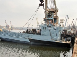 В Николаеве спустили на воду отремонтированный десантный катер "Сватово" (ФОТО)