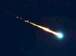 Момент падения метеорита в России попал на видео