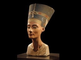 Ученые заявили об обнаружении возможной гробницы Нефертити
