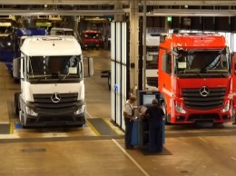 Внутри крупнейшего в мире грузового завода Mercedes