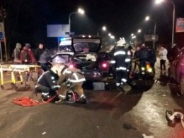 На Днепропетровщине столкнулись Chery и Toyota: пятеро пострадавших, есть погибшие