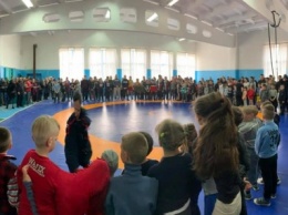 В Степовое юношеский турнир по вольной борьбе поддержали знаменитые николаевские тренеры и спортсмены