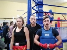 Спортсмены из Мирнограда успешно выступили на чемпионате по кикбоксингу